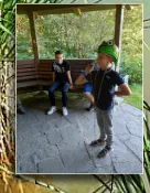 Riesengaudi in der "Schießbude": Menowin, Tim-Luca und Lean beim "Fliegenfang"