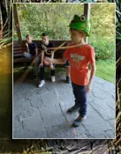 Riesengaudi in der "Schießbude": Menowin, Tim-Luca und Lean beim "Fliegenfang"