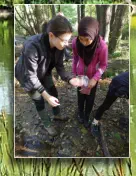 Fatima im Gespräch mit Studentin Laura