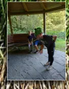 Riesengaudi in der "Schießbude": Menowin, Tim-Luca und Lean beim "Fliegenfang"