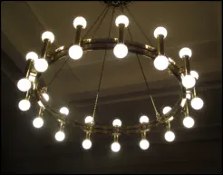 Der Kronleuchter unserer Aula.